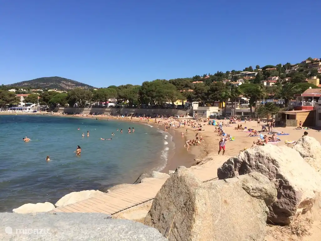 Les Issambres Strand im Sommer ....