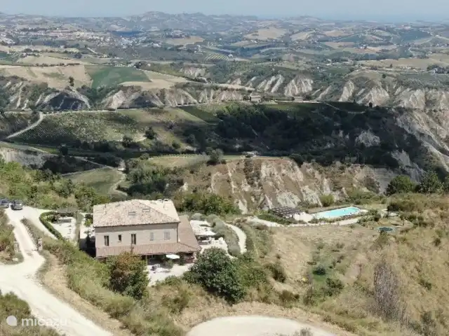 Villa Monte Calvo, Casa Vista Mare en Italia, Marche, Appignano - apartamento Drone grabando Villa Monte Calvo
