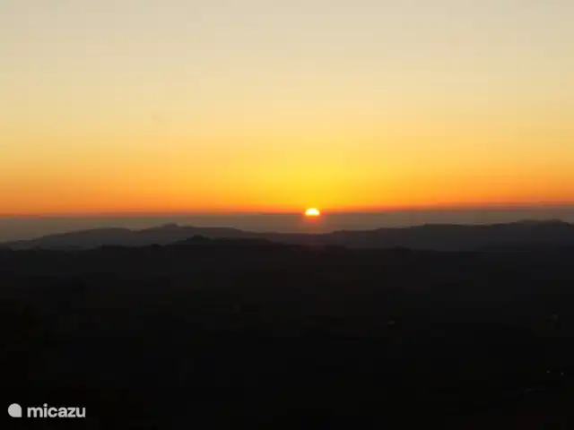Villa Monte Calvo, Casa Vista Mare en Italia, Marche, Appignano - apartamento Amanecer desde el mar Adriático