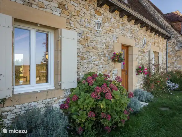 Bellevue | France, Dordogne, Les Farges - maison de vacances Maison et fleurs
