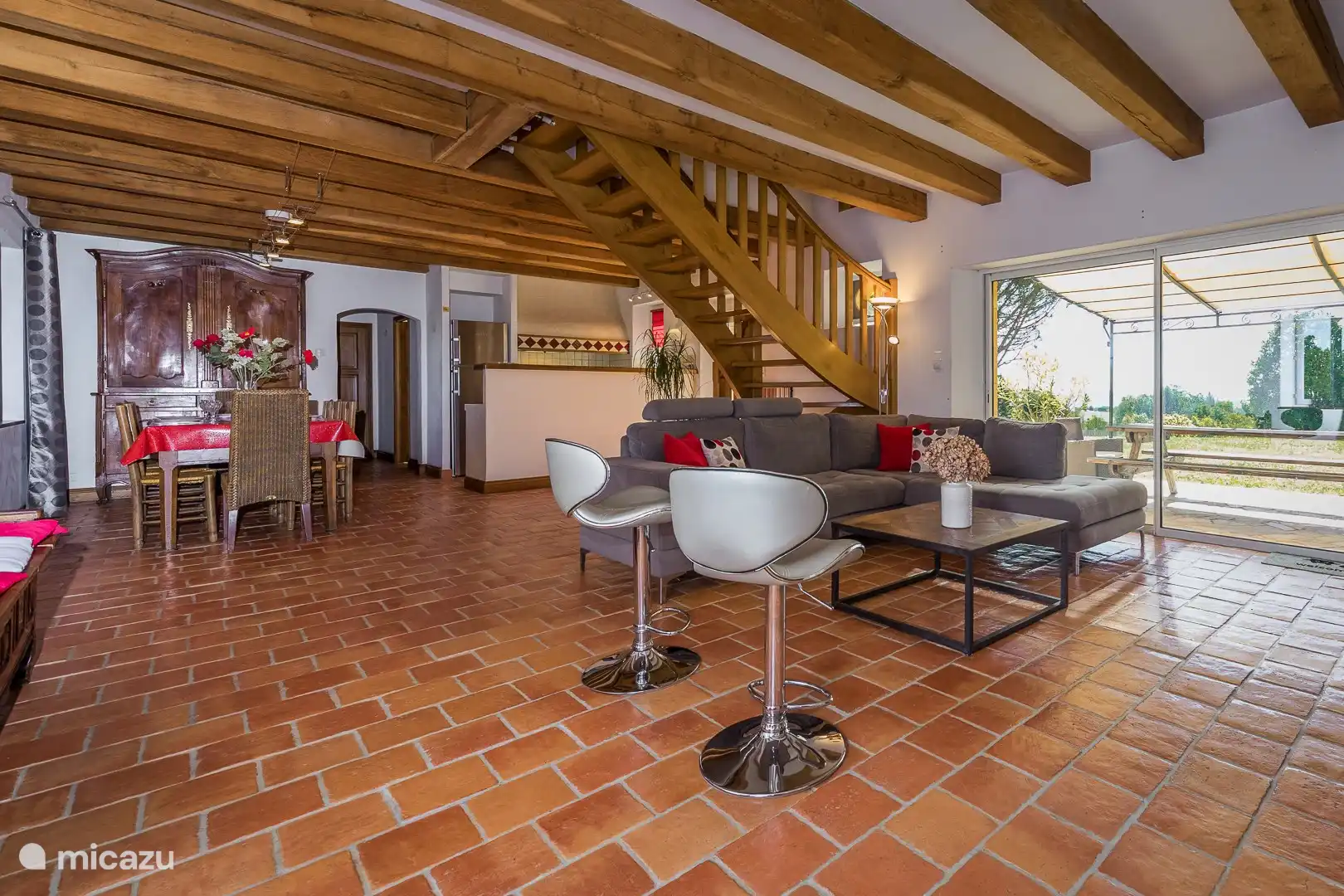 Das Wohnzimmer und der Essbereich