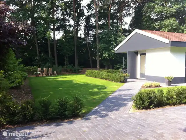 LuxeVakantiebungalow Denekamp Twente huren in Nederland, Overijssel, Denekamp - bungalow Foto vanuit de weg