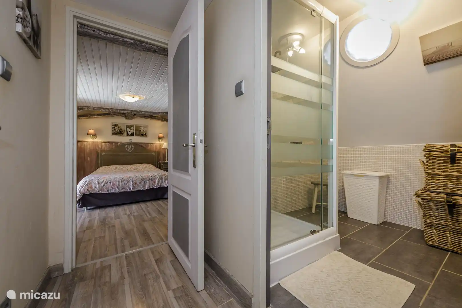 Salle de bain attenante