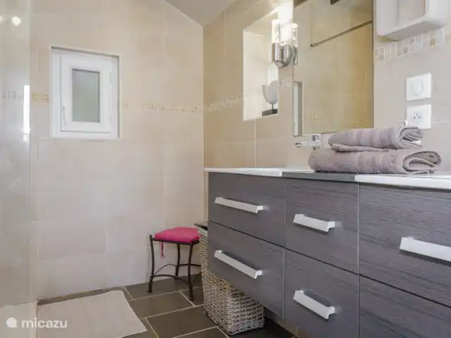 Tronquiere huren in Frankrijk, Dordogne, Lacropte - vakantiehuis Badkamer