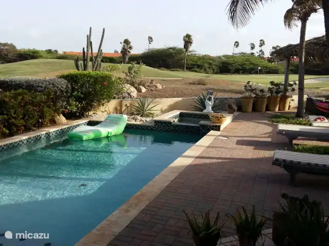 Lujosa villa con piscina privada en Aruba, Norte, Noord - villa Jardín con piscina privada y vistas al campo de golf