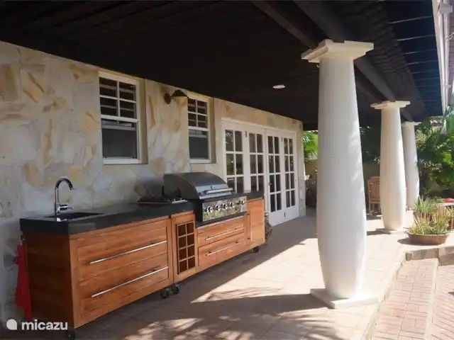 Lujosa villa con piscina privada en Aruba, Norte, Noord - villa Veranda con cocina al aire libre