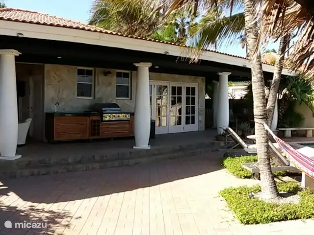 Lujosa villa con piscina privada en Aruba, Norte, Noord - villa Veranda con cocina al aire libre