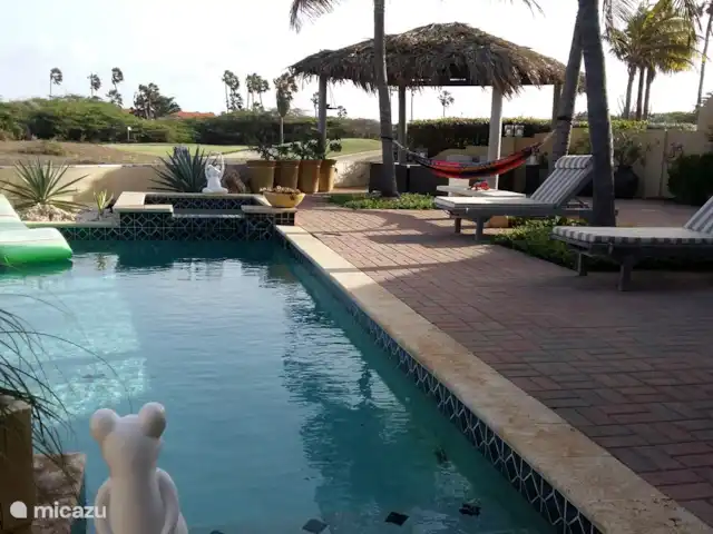 Lujosa villa con piscina privada en Aruba, Norte, Noord - villa Jardín con piscina privada y vistas al campo de golf
