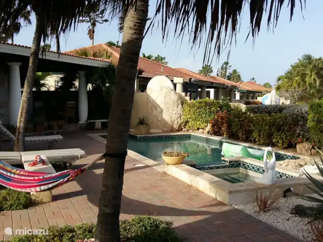 Lujosa villa con piscina privada en Aruba, Norte, Noord - villa Jardín con piscina privada y vistas al campo de golf
