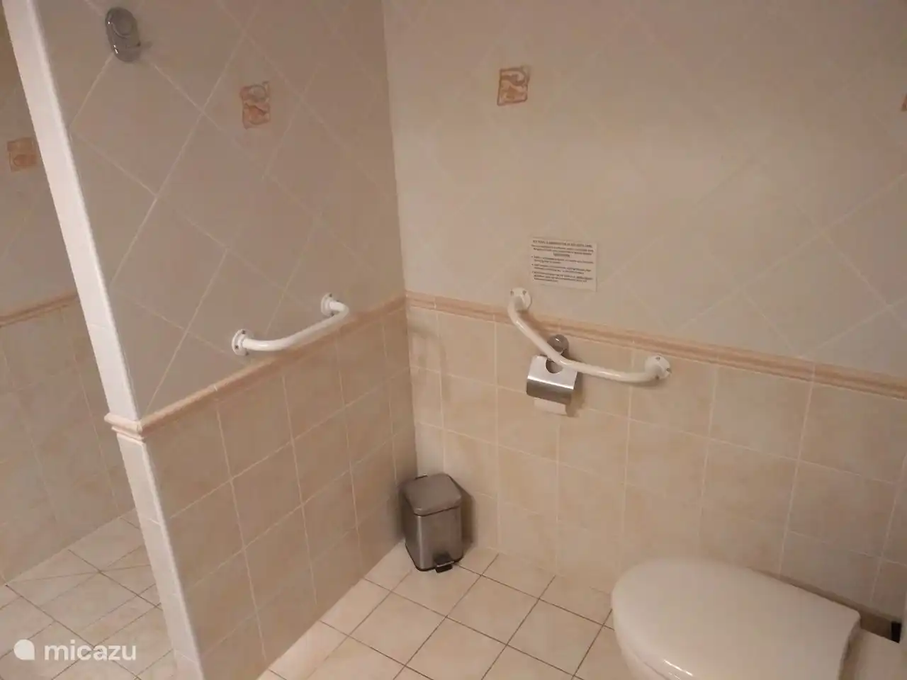 Badezimmer mit Toilette