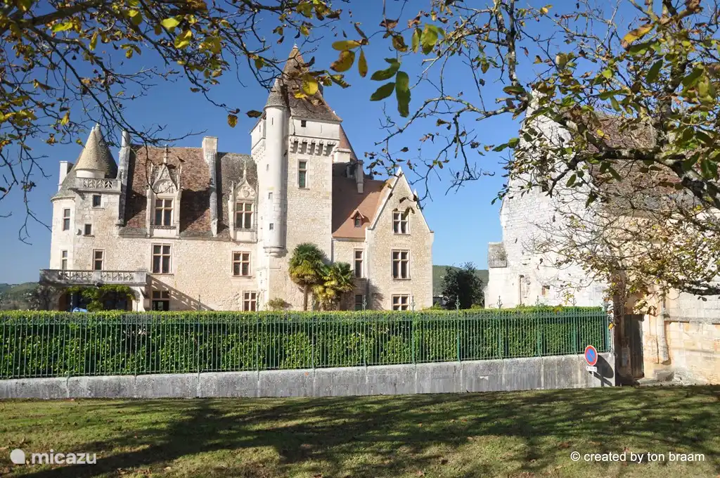 Schloss des Milandes. Die legendäre Joséphine Baker lebte dort 20 Jahre lang mit ihren 12 Adoptivkindern.