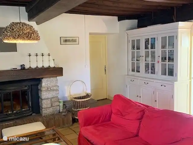 Relais de Chasse | France, Côte-d'Or, Voudenay - gîte / cottage Le salon offre un grand confort et une cheminée !