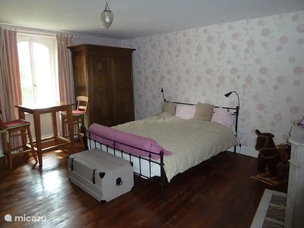 Gemütlich eingerichtete Zimmer mit eigenem Charakter