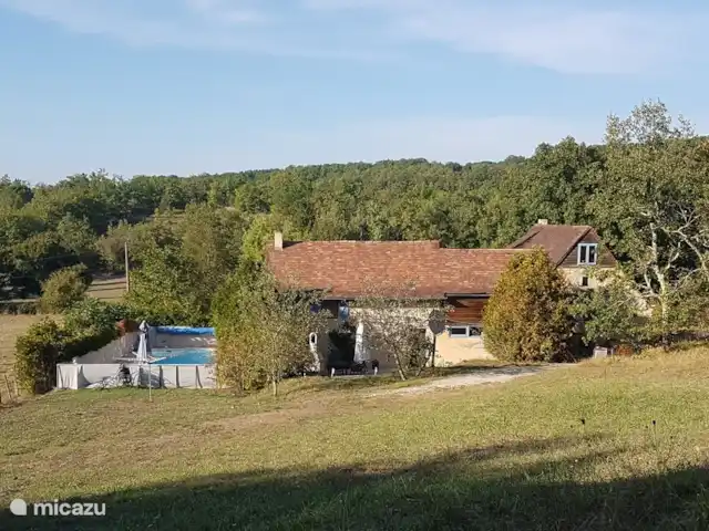 Wandelen, Frankrijk, Lot, Frayssinet, gîte / cottage Les Combes - 10 personen Overzicht van de ligging van het vrij gelegen vakantiehuis