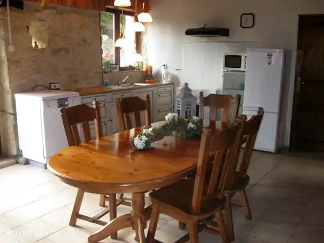 Wandelen, Frankrijk, Lot, Frayssinet, gîte / cottage Les Combes - 10 personen keuken oude huis