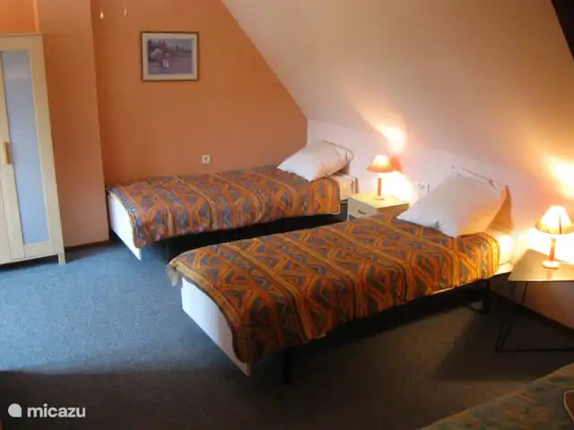 Wandelen, Frankrijk, Lot, Frayssinet, gîte / cottage Les Combes - 10 personen slaapkamer 3 personen in het oude huis