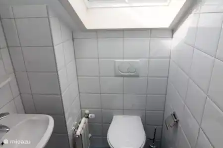 Vakantiehuis Nederland, Texel, De Cocksdorp bungalow Bungalow 421 Toilet/wastafel boven