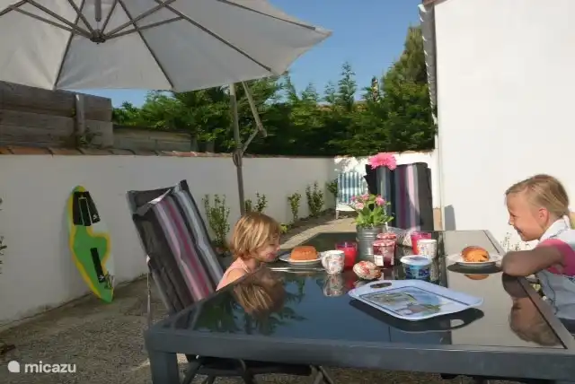 Double bedroom with large closet