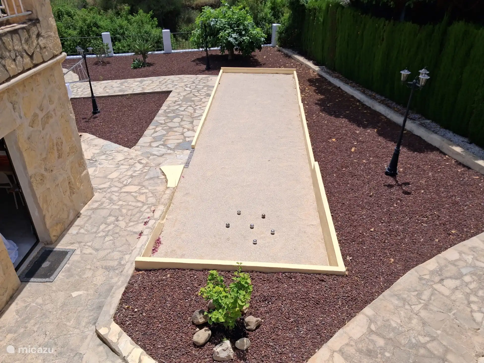 La cour de pétanque