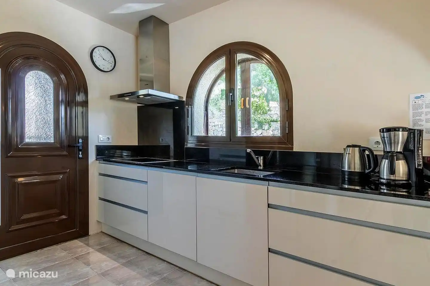 La cocina en la 1ª planta. Ambas cocinas están ricamente equipadas.