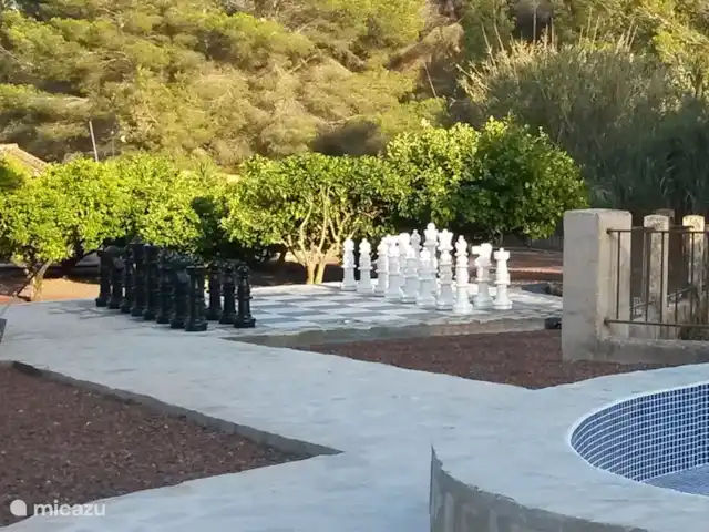 Villa Péndulo en España, Costa Blanca, Benissa - villa ¿Demasiado calor para hacer ejercicio? El ajedrez debería seguir siendo posible, ¿verdad?