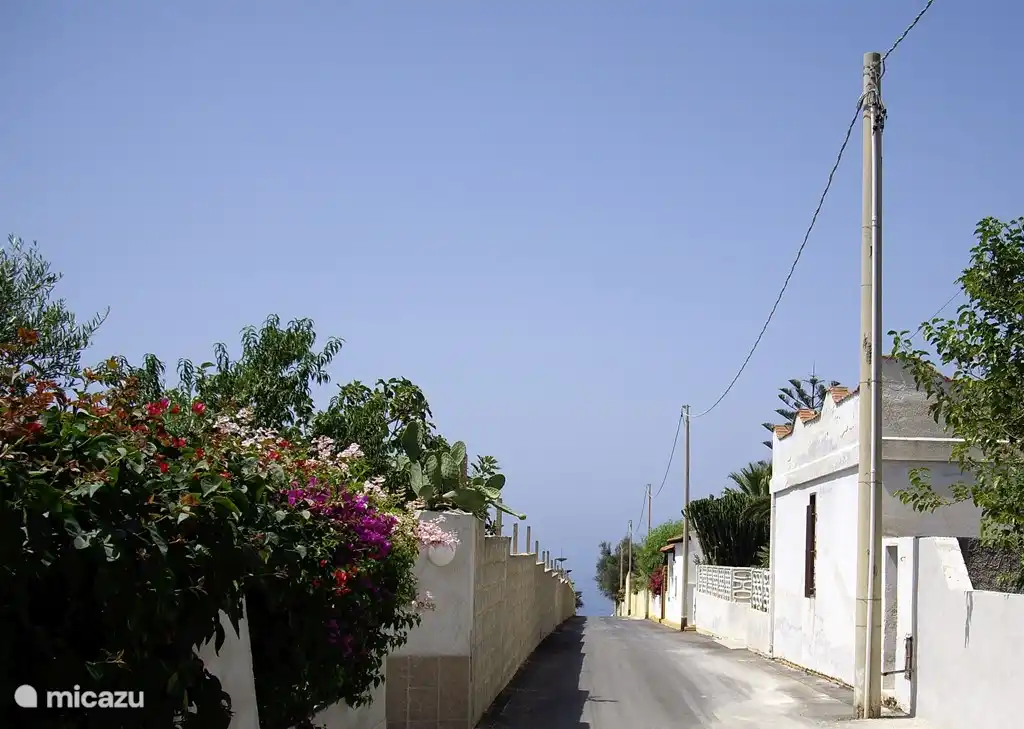 Die Straße Auslässen zum Meer ..