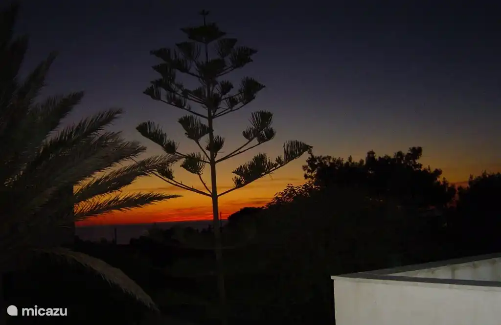 Sonnenuntergang von der Terrasse aus gesehen