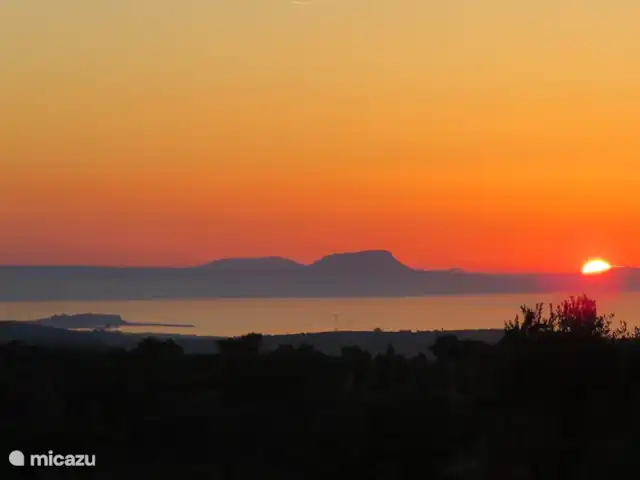 Villa Euphorie | Grèce, Crète, Kyrianna - villa Coucher de soleil sur Réthymnon depuis le toit-terrasse
