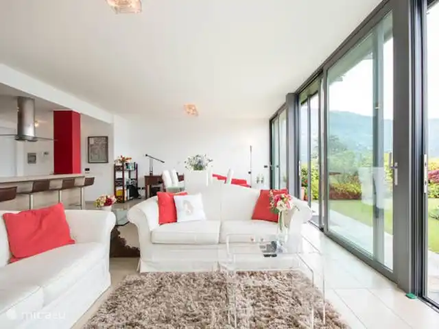 Appartement de luxe San Andrea Menaggio | Italie, Lac de Côme, Menaggio - appartement salon avec canapé-lit double