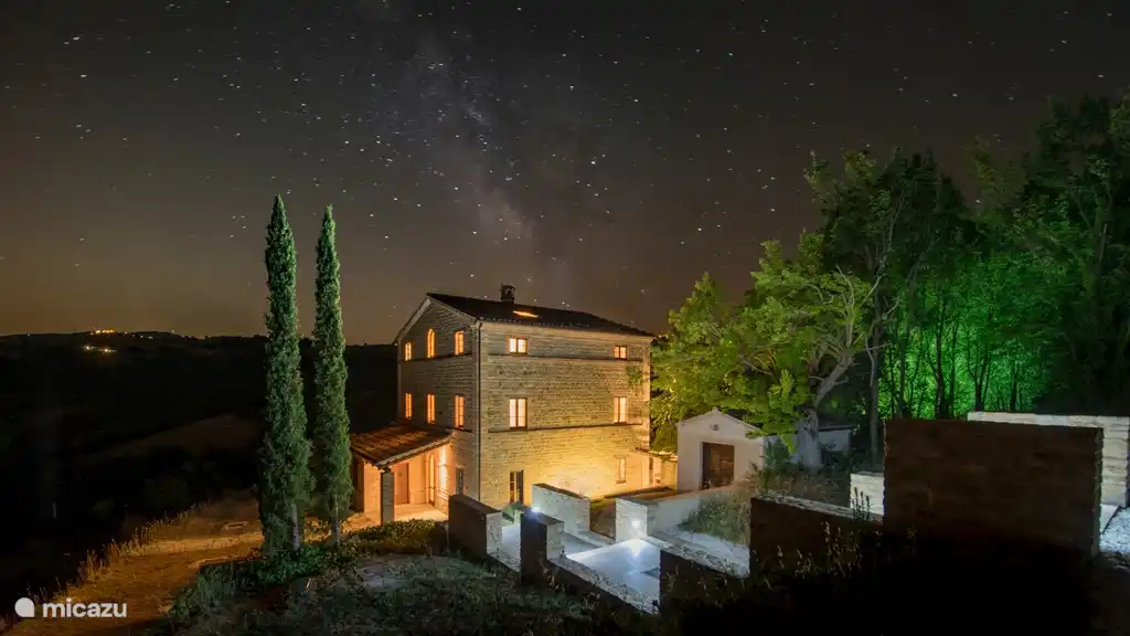 Casa Edda in der Nacht