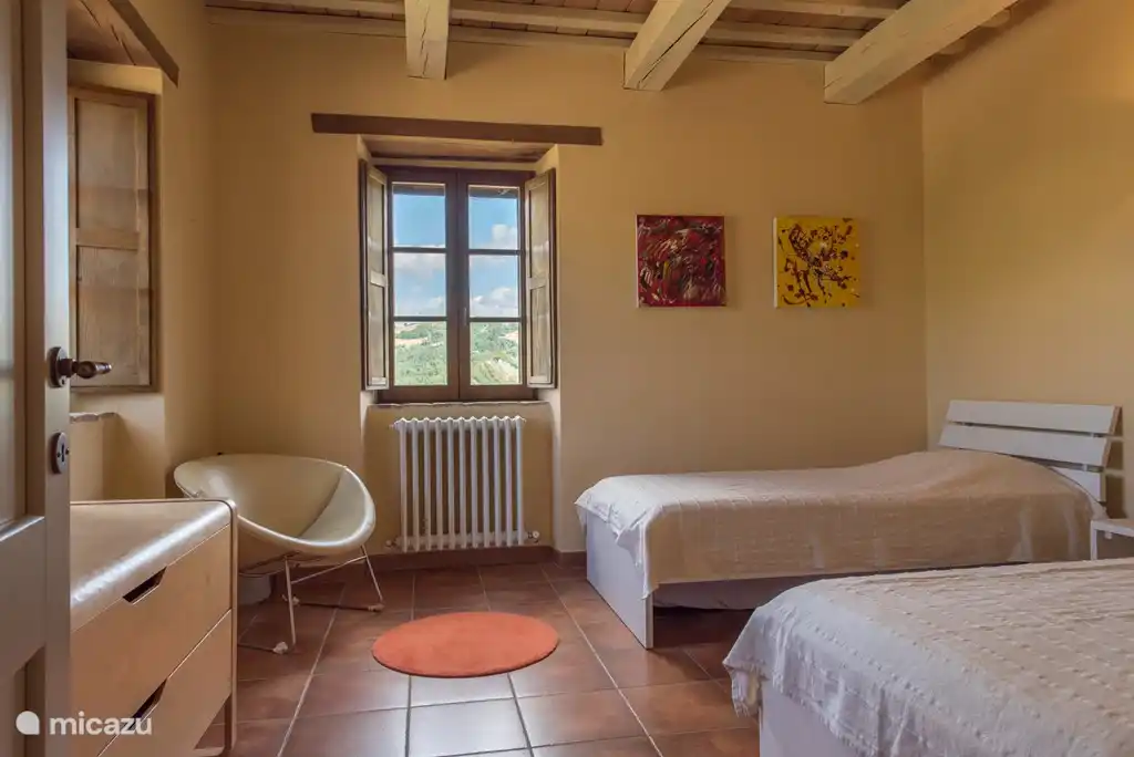 1. Stock Schlafzimmer, zwei Einzelbetten