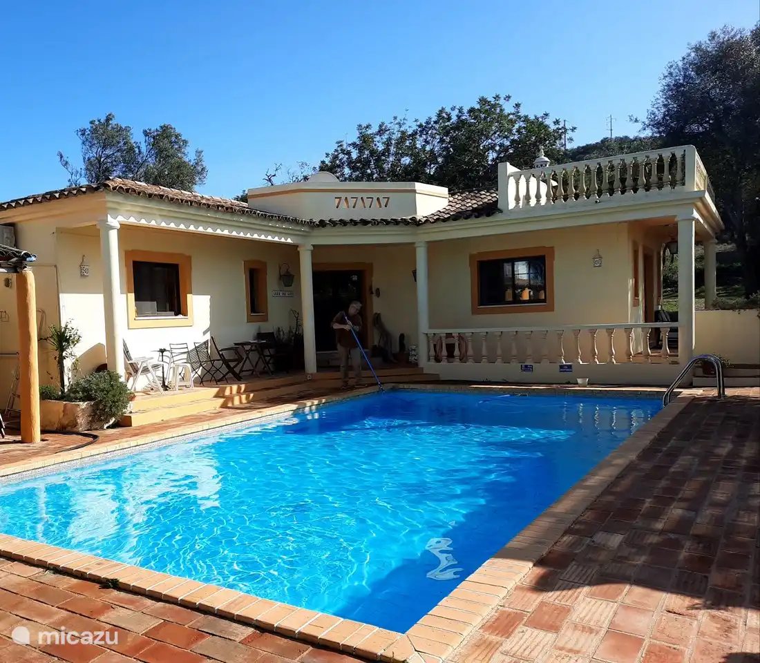 6 person holiday villa with lots of privacy