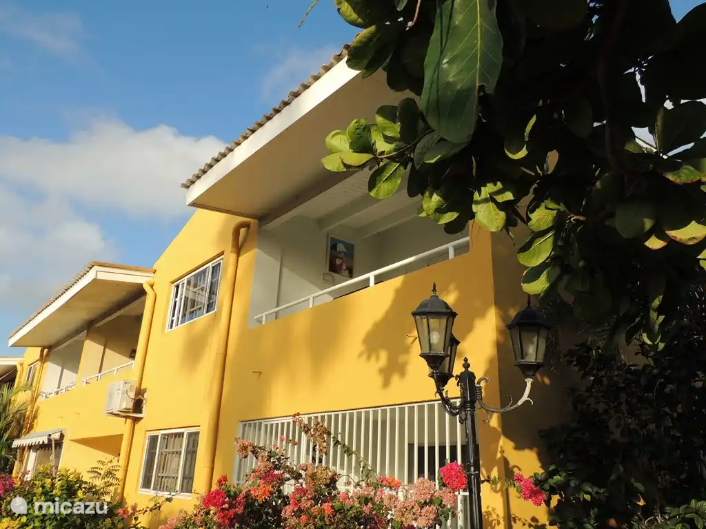 Rent a apartment seru coral resort, apartment a 196 in seru coral ...