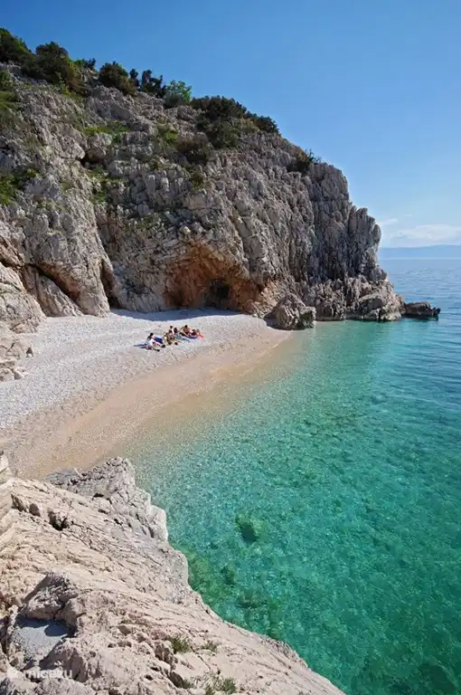 Verudela. Hermosas playas como 'The Umbrella Beach' y 'Hawaii Beach'. ¡Verudela es uno de nuestros lugares favoritos para ir a la playa!