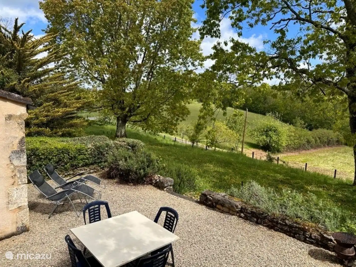 Terrasse mit Blick über das Tal