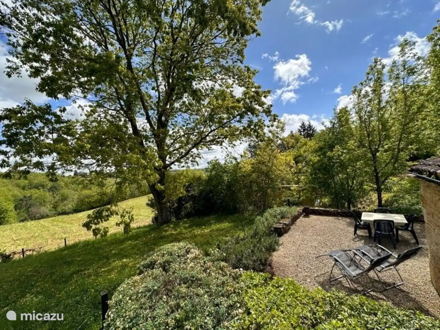 Terrasse mit Blick über das Tal