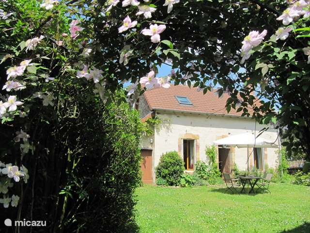 Holiday home in France, Centre – holiday house Gite Jardin de Jauny