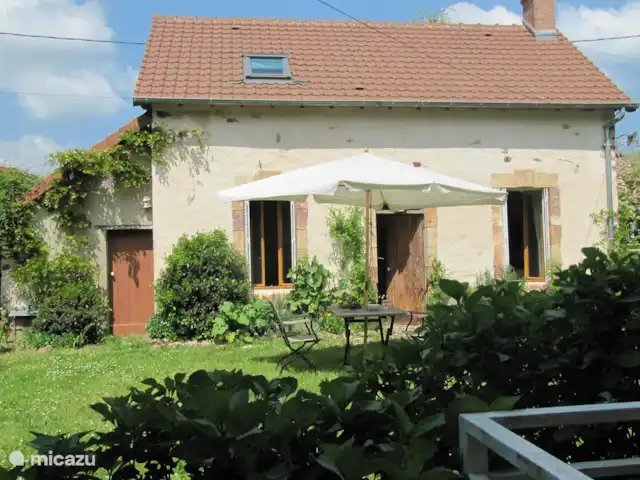 Location de Vacances France, Cher, Vesdun, maison de vacances - Gîte Jardin de Jauny le chalet avec appentis pour laveuse/sécheuse