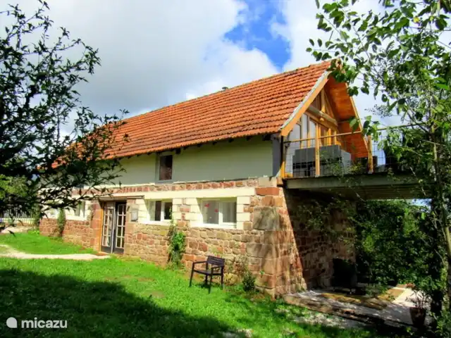 gîte / cottage huren in Frankrijk, Corrèze, Louignac – De Stal Het balkon en een van de terrassen