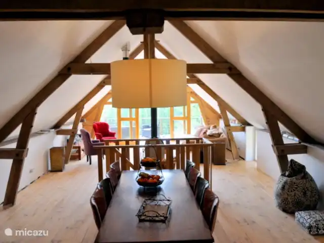 gîte / cottage huren in Frankrijk, Corrèze, Louignac – De Stal Overzicht, eethoek en woonkamer