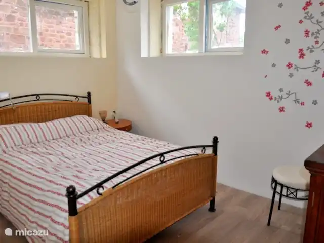 gîte / cottage huren in Frankrijk, Corrèze, Louignac – De Stal Eén van de kamers met een tweepersoonsbed