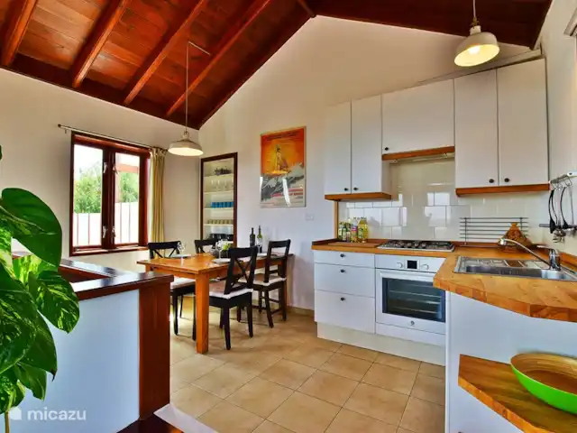 vakantiehuis huren in Spanje, Lanzarote, Tabayesco – El Chafariz Keuken en eettafel