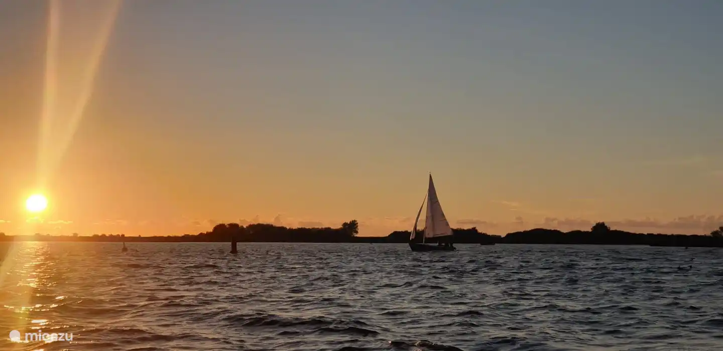 Great to go sailing or boating on the Koevordermeer on a beautiful summer evening