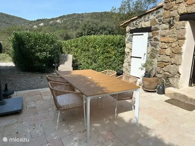 Hameau des Claudins n°5 Vallaury | France, Côte d'Azur, Le Plan-de-la-Tour - maison de vacances Terrasse avec coin repas