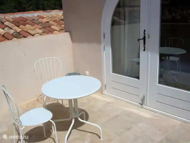 Hameau des Claudins n°18 Bourdin | France, Côte d'Azur, Le Plan-de-la-Tour - maison de vacances Balcon avec sièges au 2ème étage