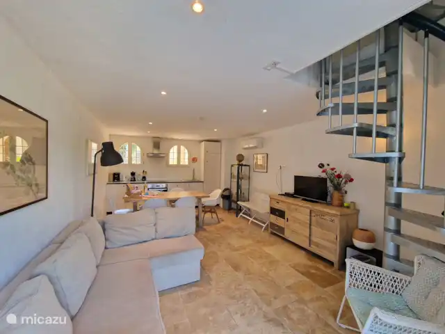 Hameau des Claudins n°18 Bourdin | France, Côte d'Azur, Le Plan-de-la-Tour - maison de vacances Salon avec canapé-lit, TV