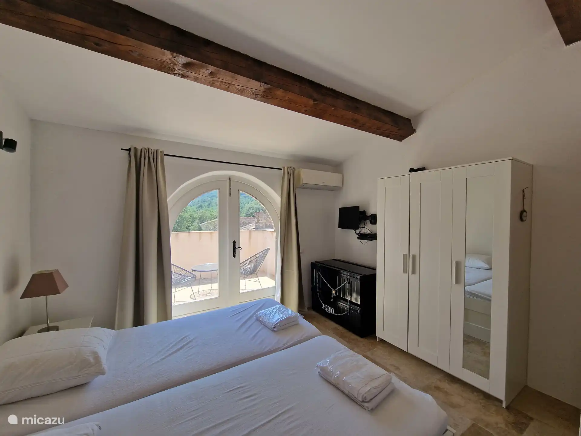Double bedroom with balcony