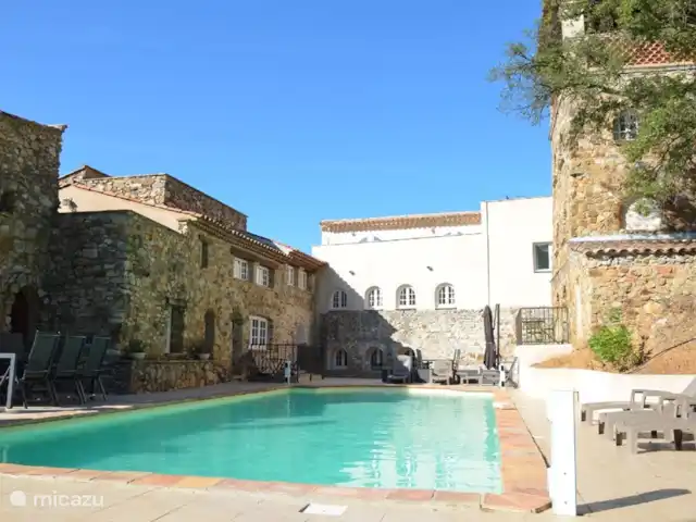 Hameau des Claudins No. 21 Mazet en Francia, Costa Azul, Le Plan-de-la-Tour - casa vacacional Piscina climatizada con tumbonas