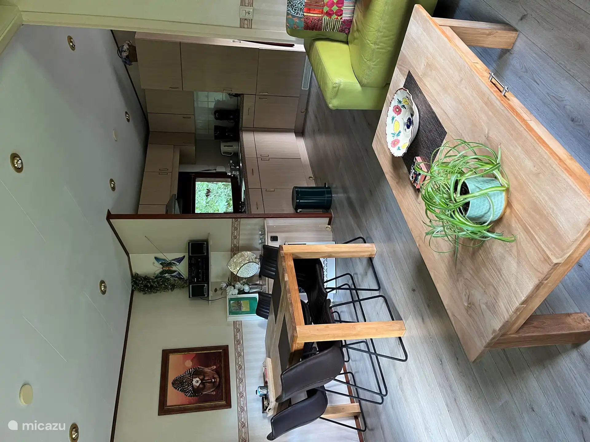 Wenn das Wetter nicht so gut ist, frühstücken Sie morgens im Essbereich!