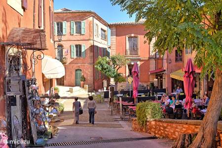 Roussillon 'notre' village